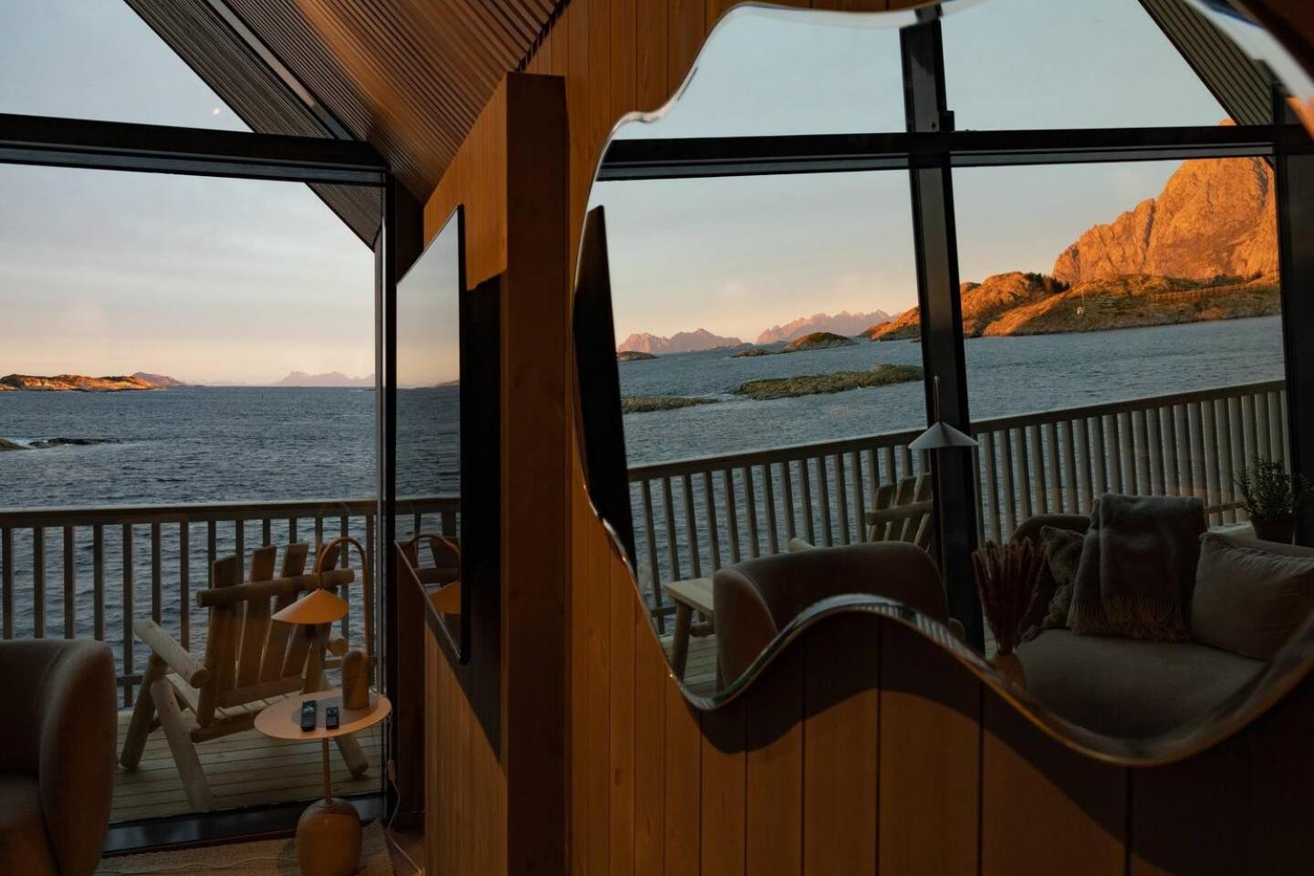 Leilighet Med Fantastisk Utsikt Henningsvaer Bagian luar foto