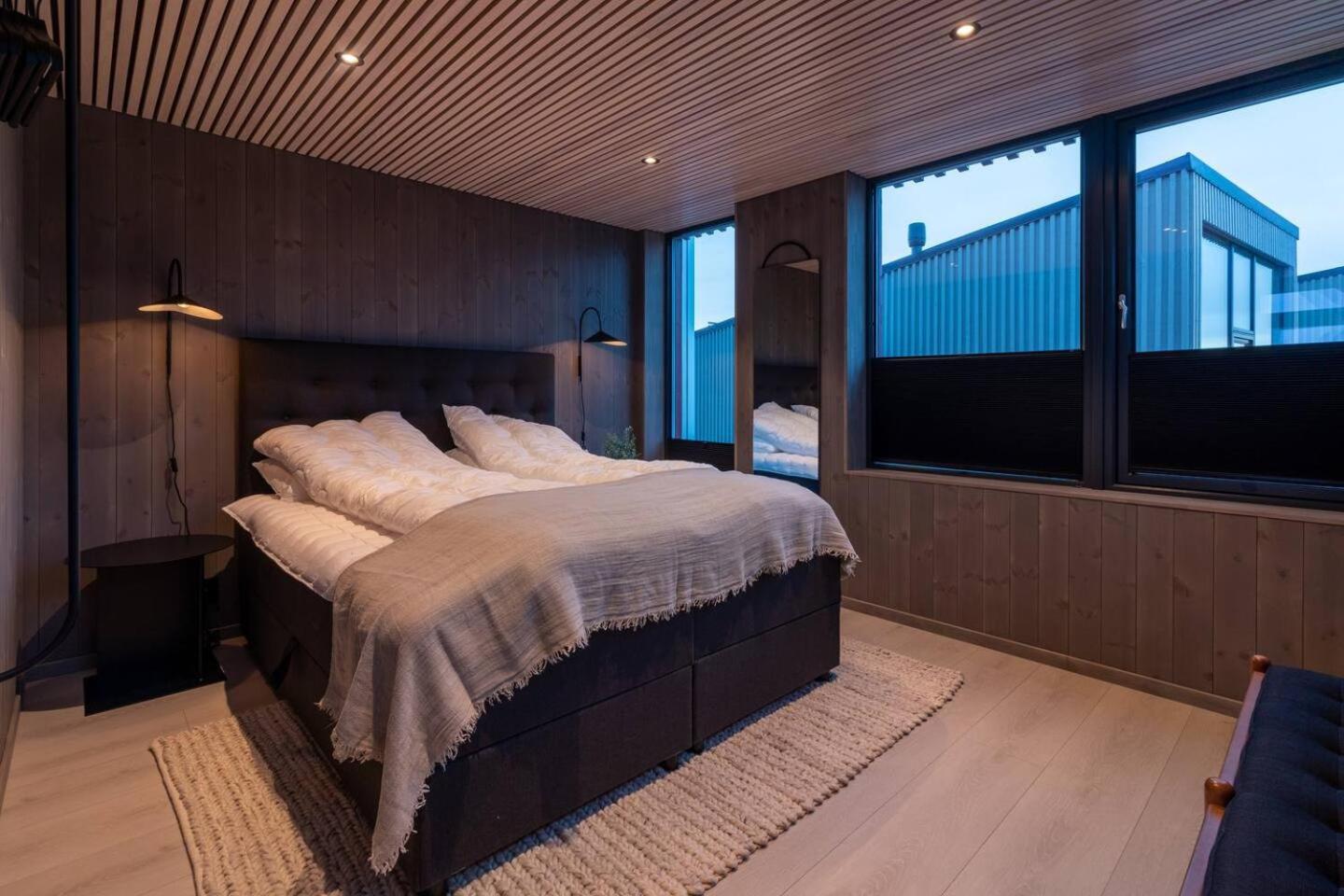 Leilighet Med Fantastisk Utsikt Henningsvaer Bagian luar foto