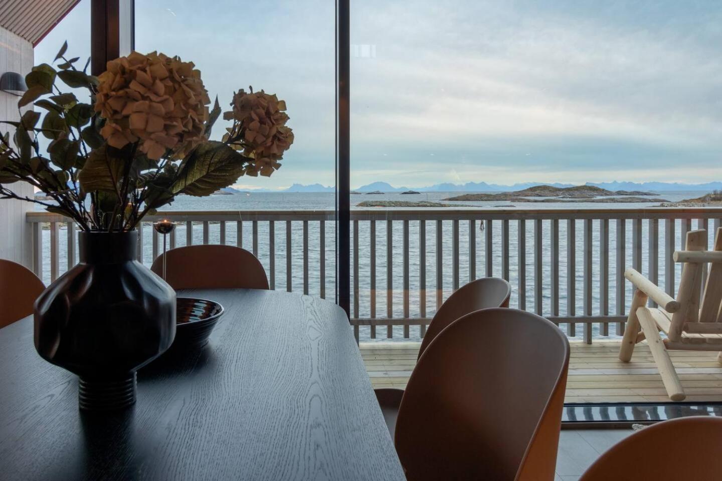 Leilighet Med Fantastisk Utsikt Henningsvaer Bagian luar foto